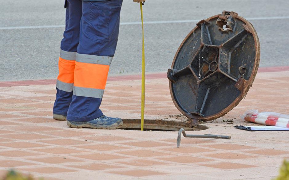 comment déboucher un wc Le Chesnay